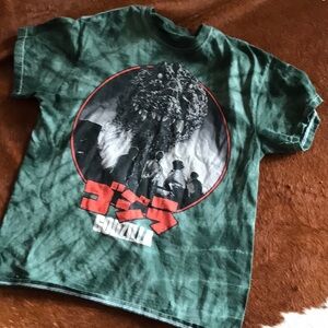 GODZILLA: TV TOWER TSHIRT CAVITYCOLORS SIZE MEDIUM